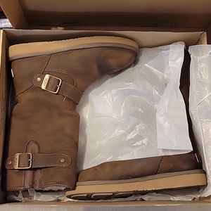 UGG sz 7/5.5youth W Sutter boots